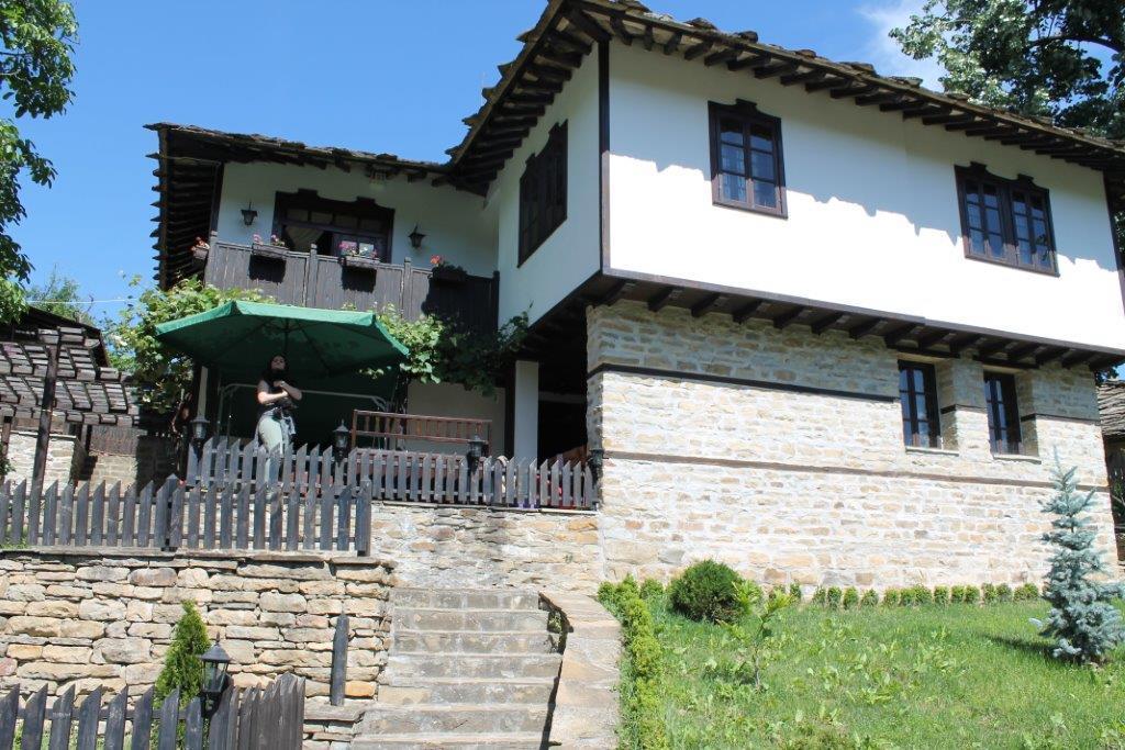 מלון בוז'נצי New Bakalov House מראה חיצוני תמונה