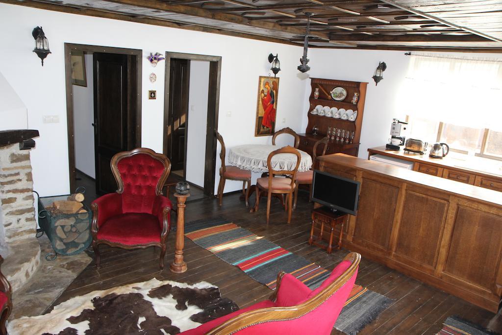 מלון בוז'נצי New Bakalov House חדר תמונה